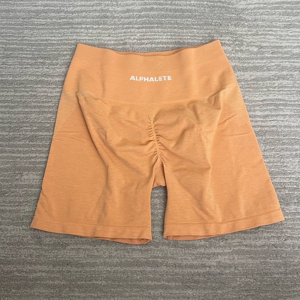 Alphalete Amplify Short 4.5” Cheeky Coral Size M